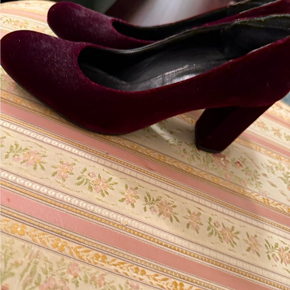 Vero Cuoio Red Elegant Heels - Picture 7 of 11